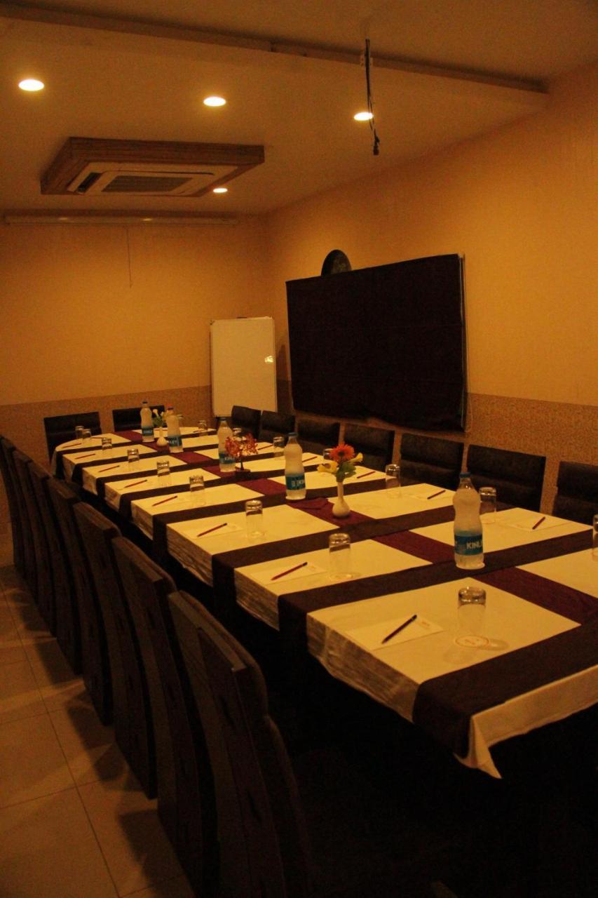 Tgi Apple Inn Jaipur Dış mekan fotoğraf